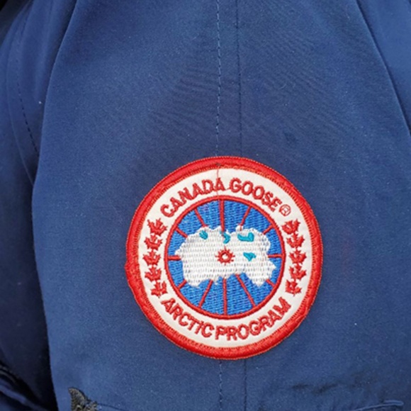 Canada Goose Bomber Jacket - Women's - Picture 6 of 6